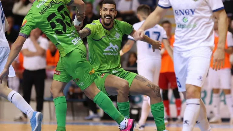 Futsal: Şampiyonlar: Şampiyon tacını koruyor