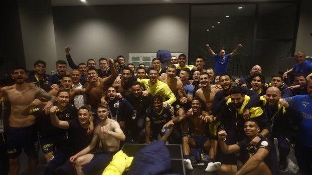 Enthusiastic cheers in the dressing room after Fenerbahçe’s derby win!  watch the video